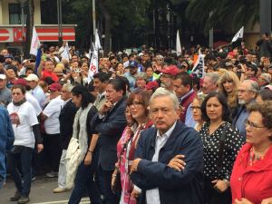 NOTIREDMEXICO MARCHA DE AMLO NO LLEGA AL ZÓCALO. CONCENTRÓ SOLO 17 MIL ASISTENTES