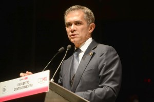 UN BENEFICIO REAL Y TANGIBLE, INVERTIR EN CAPACITACIÓN DE MAESTRAS Y MAESTROS, AFIRMA JEFE DE G OBIERNO