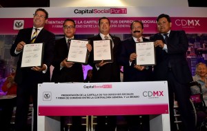 ENTREGA SEDESO CARTILLA DE TUS DERECHOS SOCIALES CDMX CASA POR CASA