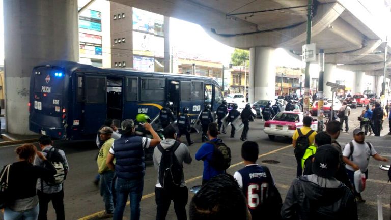 BALACERA EN AV. TLÁHUAC DEJA CUATRO MUERTOS Y UN HERIDO
