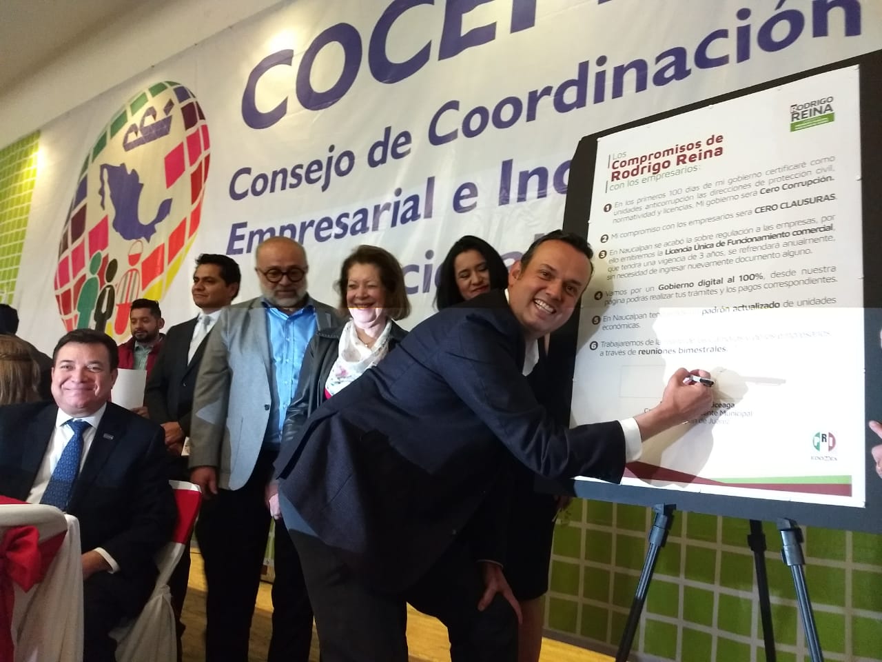 Cero clausuras, y licencia por tres años para empresarios, ofrece Rodrígo Reyna en Naucalpan