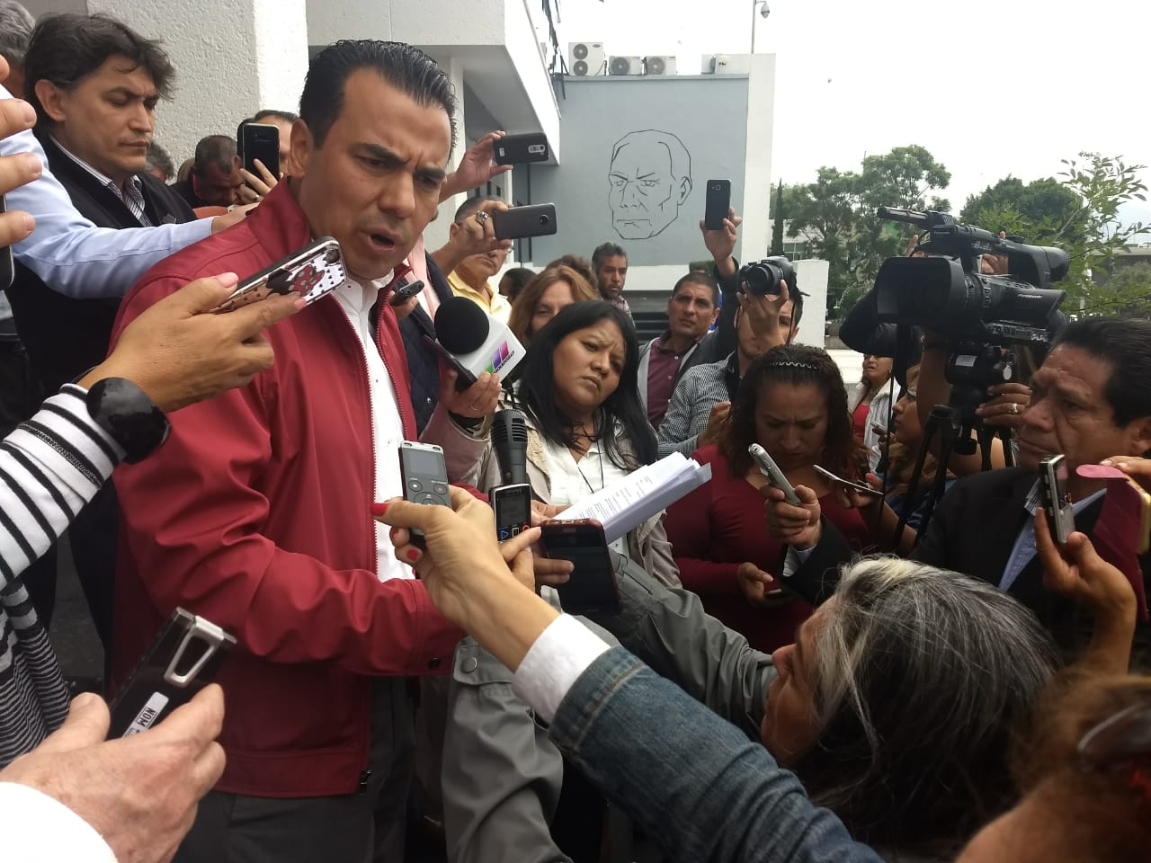 Alfredo Oropeza intenta engañar a la autoridad electoral, afirma vocero del PRI