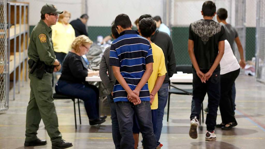 Detiene migración a jóvenes salvadoreños, invitados de CIJDAA XXVI