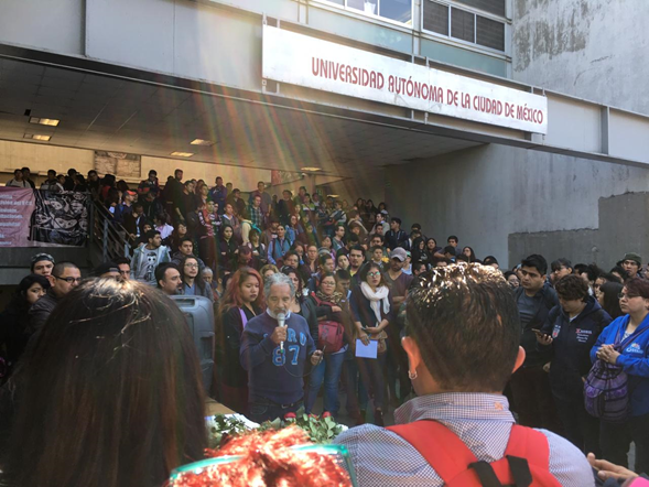 Marchan estudiantes de la UACM en protesta por homicidio de compañero
