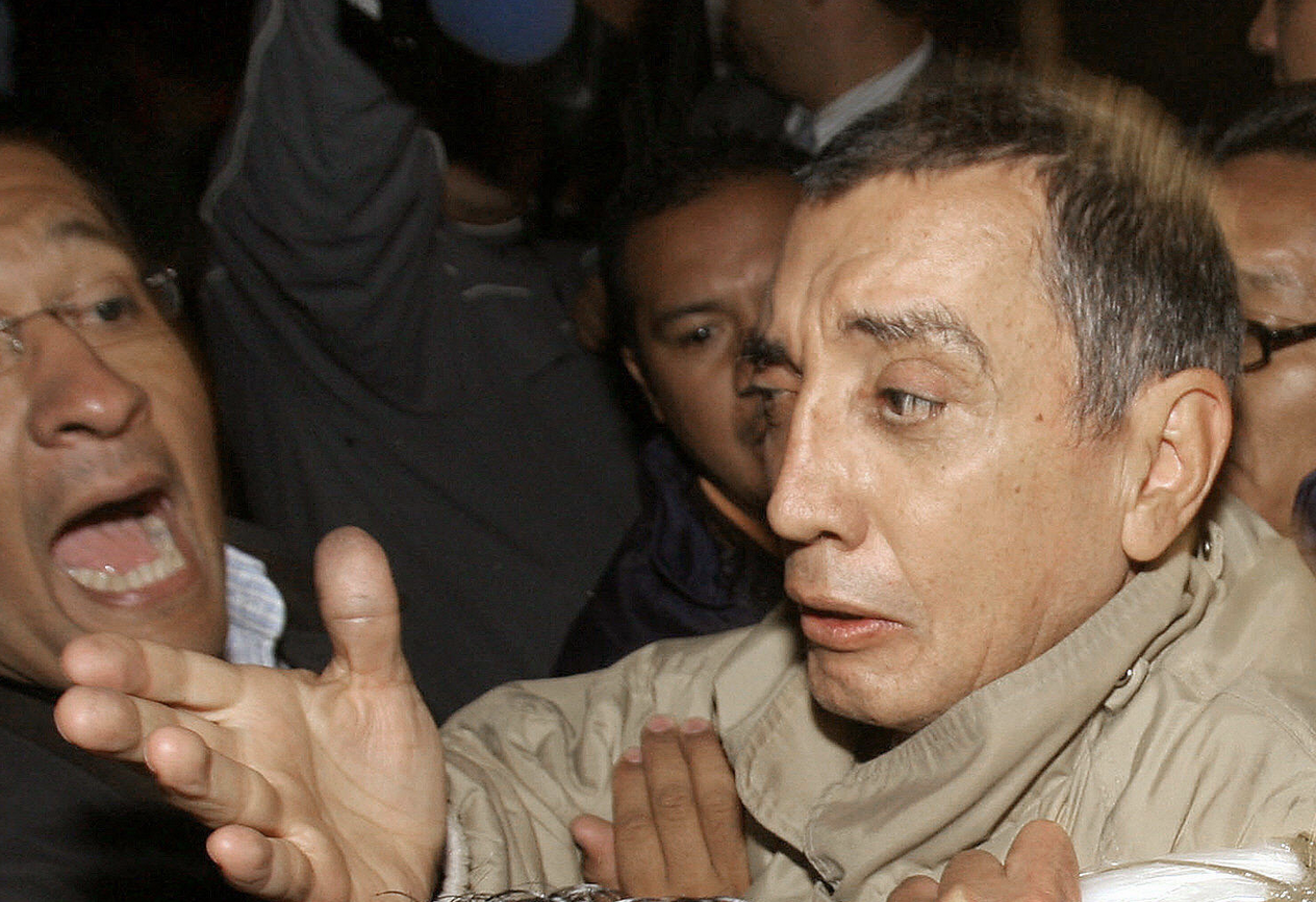 ARTÍCULO Narcotráfico y poder político: oportunidad