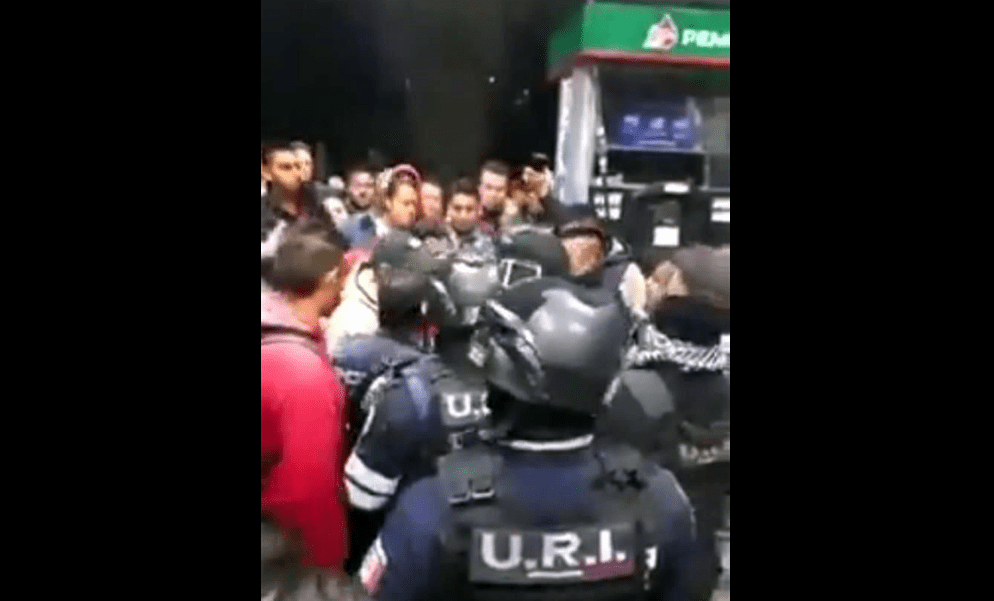 LÍDERES POLÍTICOS/SIN GASOLINA