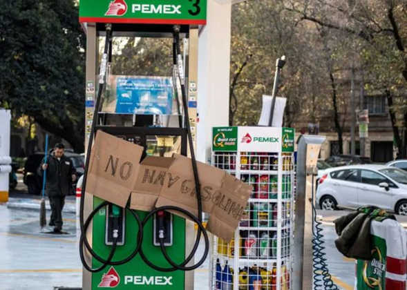 1, 952 gasolineras sin combustible durante el fin de semana