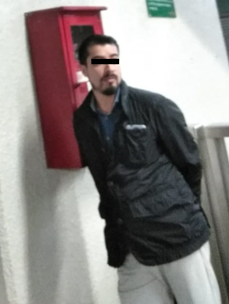 Lo atoran por «cachondo» en el Metro