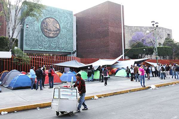 LÍDERES POLÍTICOS/CNTE