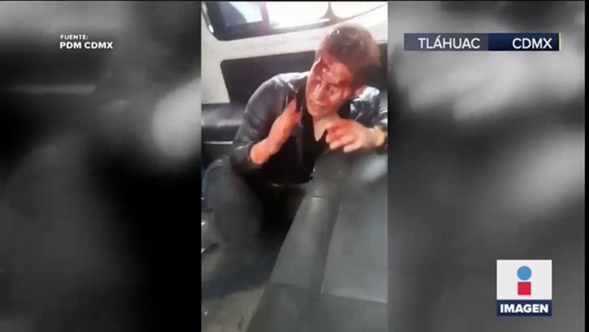 Pasajeros enardecidos golpean a asaltante hasta sangrarlo