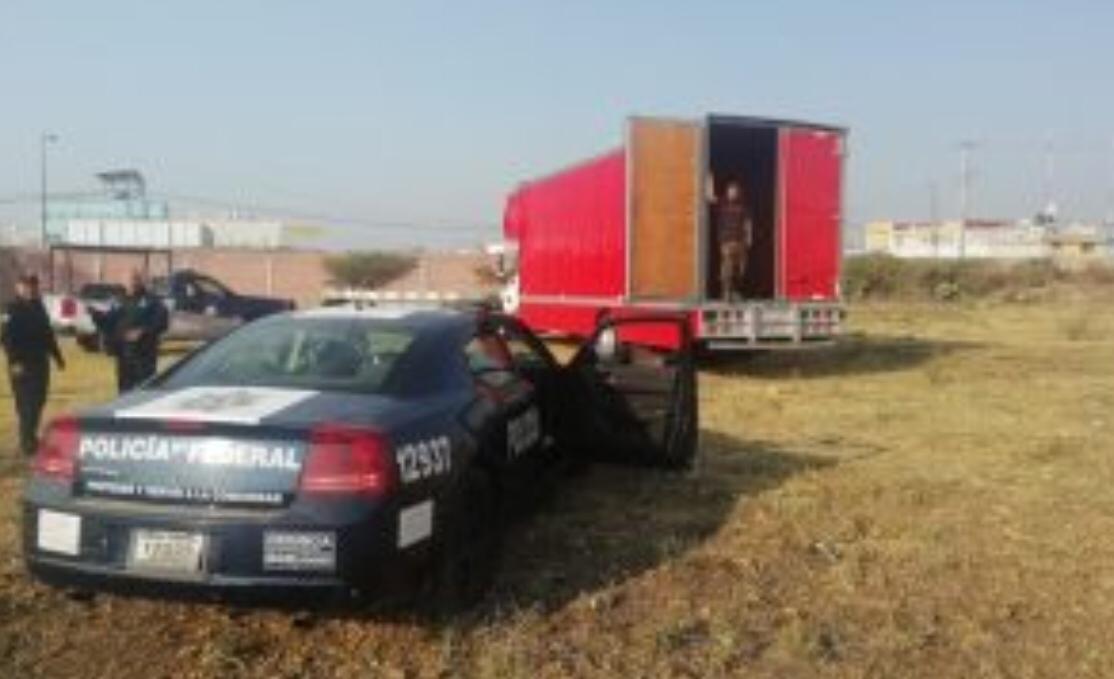 Roban equipo y privan de su libertad a empleados de grupo musical Café Tacvba en Puebla