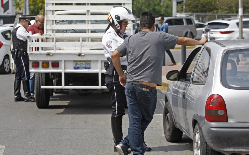 Subirán multas por conducir sin licencia en Jalisco