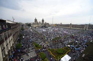 México se convertirá en potencia económica con dimensión social: afirma presidente López Obrador en el Zócalo