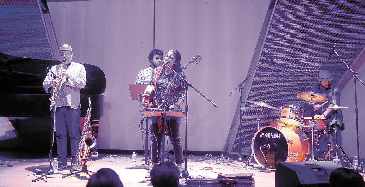 Locutores/ Rosalía Buaún /Claudia Arellano Quintet llega al Teatro de la Ciudad Esperanza Iris.