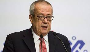 LÍDERES POLÍTICOS/RENUNCIAS