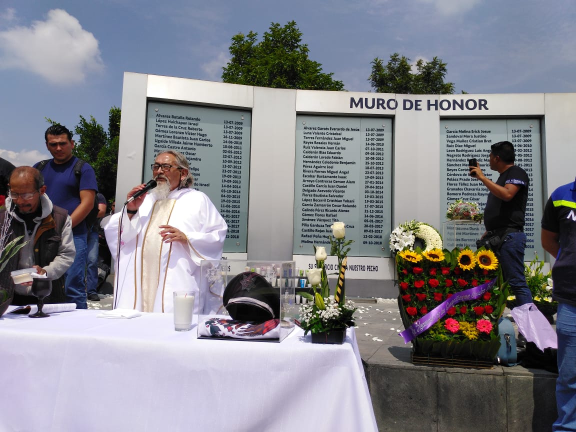 Celebran misa en memoria de policías federales caídos en todo el país en cumplimiento de su deber