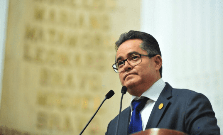 TODO CABE EN UN JARRITO SABIENDOLO ACOMODAR