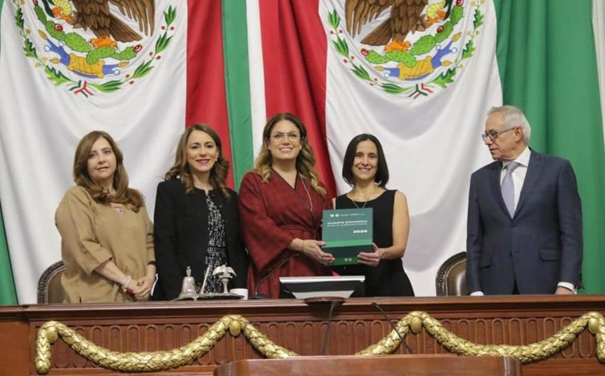 Gobierno CDMX entrega Paquete Económico para 2020
