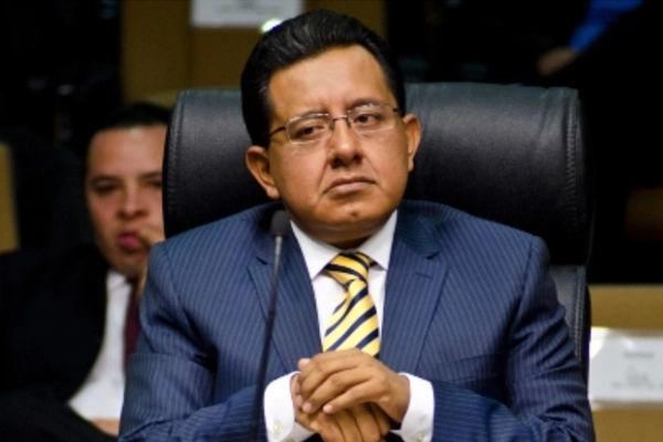 LA BARRIADA/ EL MUCHO ABARCA, POCO APRIETA