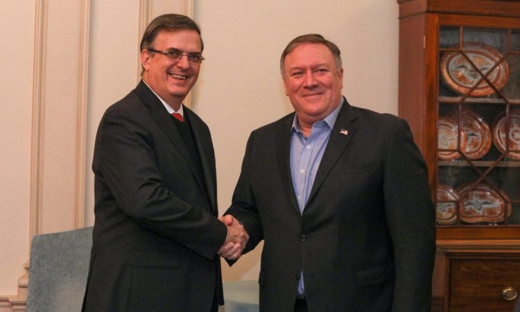 Establecen diálogo Ebrard y Pompeo para hacer al Covid-19