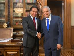 Líderes Políticos/Fondo emergente