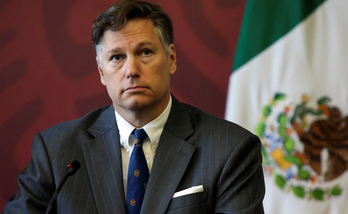 El embajador de EU en México señala que el sector energético no puede seguir cambiando sus reglas