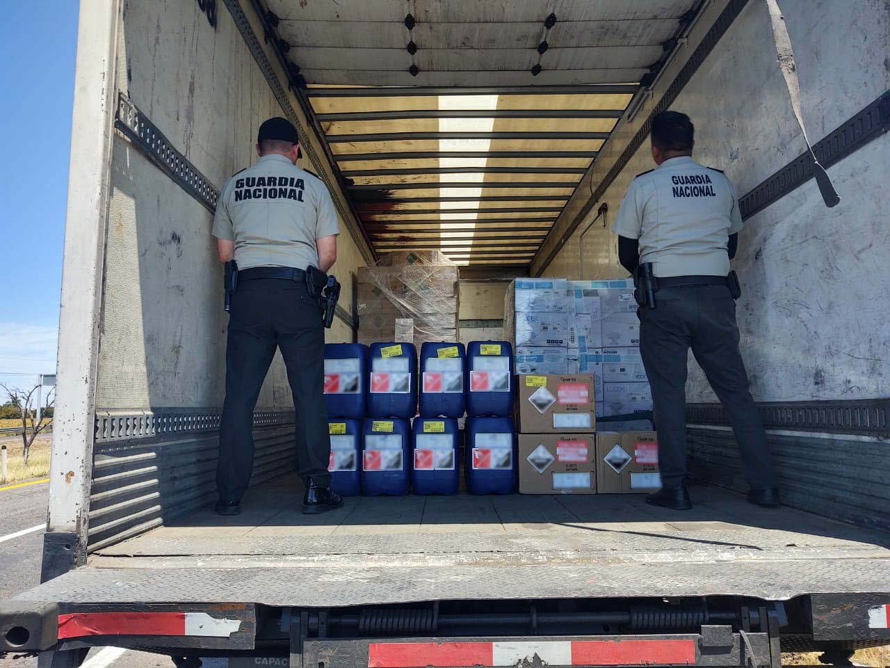 GN decomisa 162 litros de precursor químico en Culiacán, Sinaloa