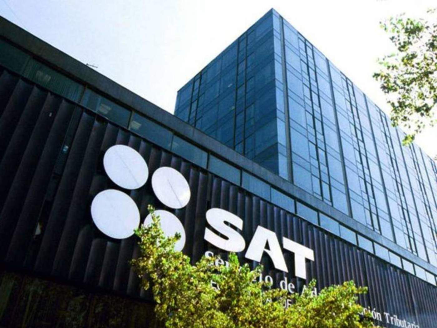 Contribuyentes denuncian que el SAT pretende cerrar más empresas