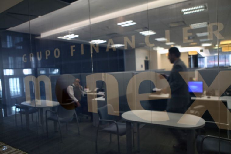 Monex aconsejó a Wal-Mart que hiciera pago de impuestos al SAT