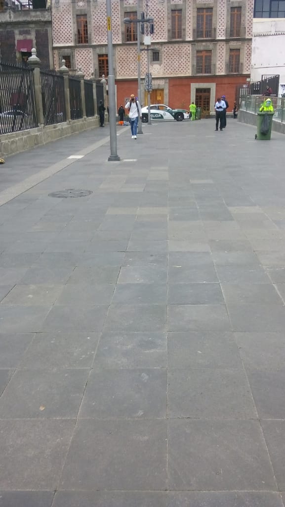 Habría muerto de Covid-19 un sujeto en la Plaza de la Constitución