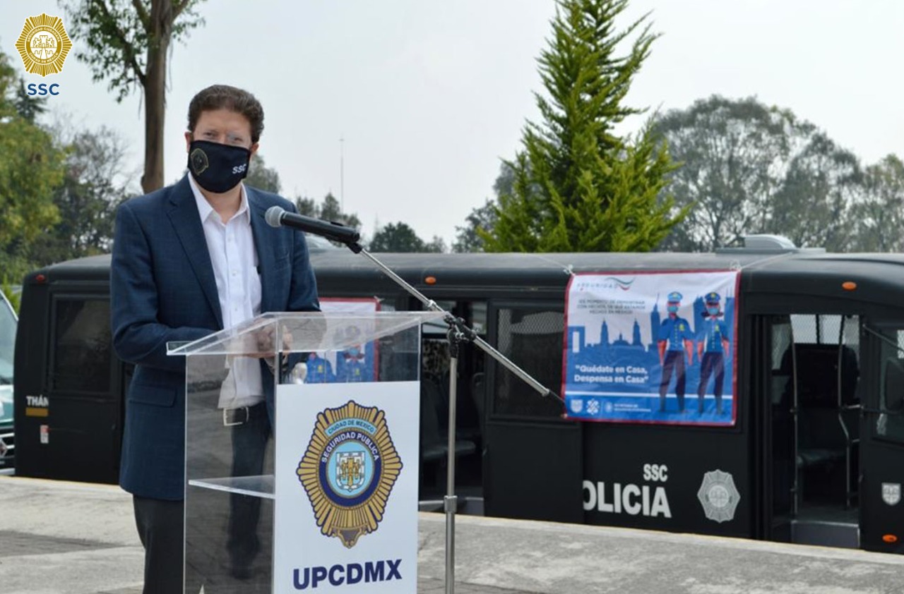 Para evitar contagios, la SSC participa en la logística para repartir despensas