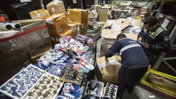 Promueve Monreal cárcel a la piratería que genera pérdidas anuales por 43 mil mdp