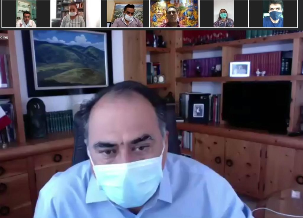 Héctor Astudillo mantiene comunicación permanente con las y los alcaldes guerrerenses