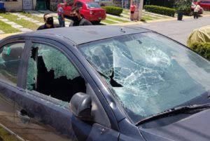 Grupo armado quema autos y balacea varias casas en calles de GAM