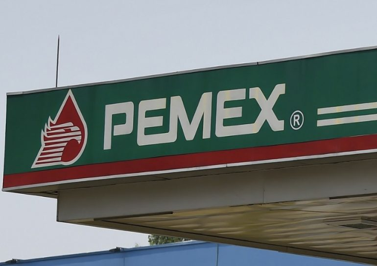 Exigen la destitución de tres funcionarios de Pemex por favorecer a Deschamps