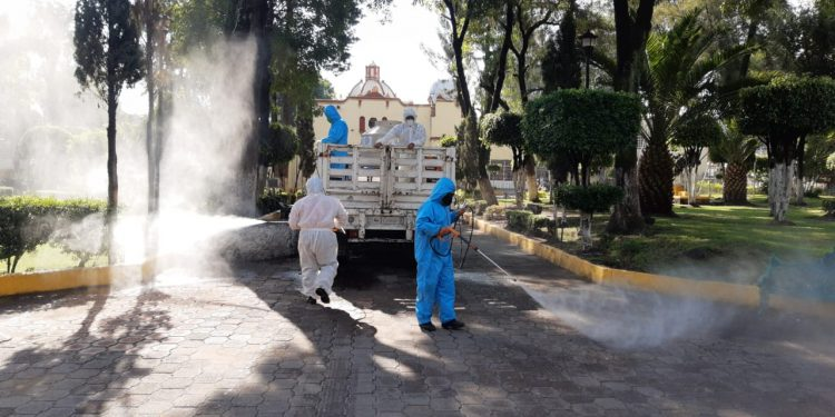 Ante próxima reapertura, sanitizan templos religiosos