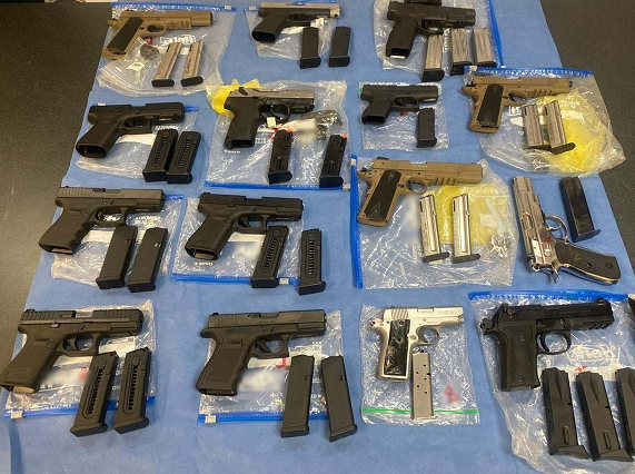 GN arresta a sujeto con 5 armas cortas y 29 cartuchos útiles