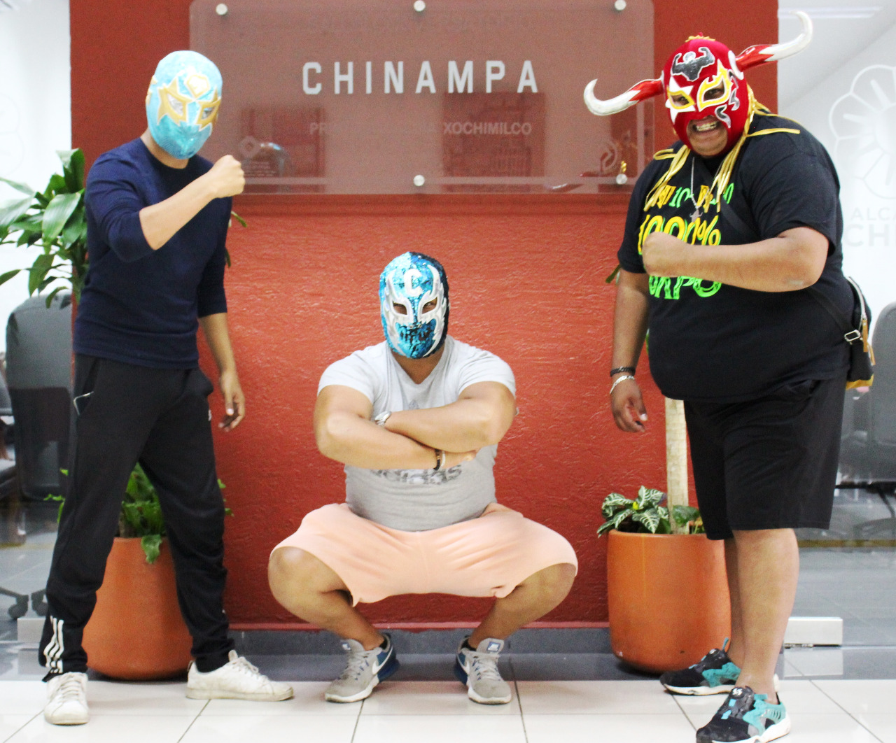 Enmascarados xochimilcas unen sus fuerzas a campaña contra el COVID-19