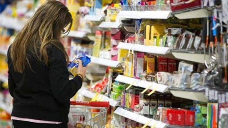 La confianza del consumidor cae 8.74% en agosto