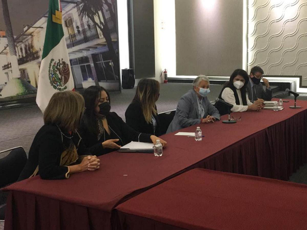 Sánchez Cordero se reúne con las disidentes que tienen tomada la sede de la CNDH