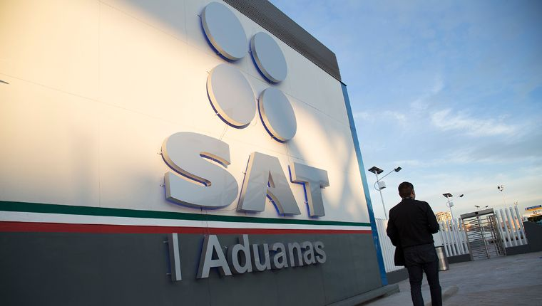 SAT convoca a trabajar en aduanas