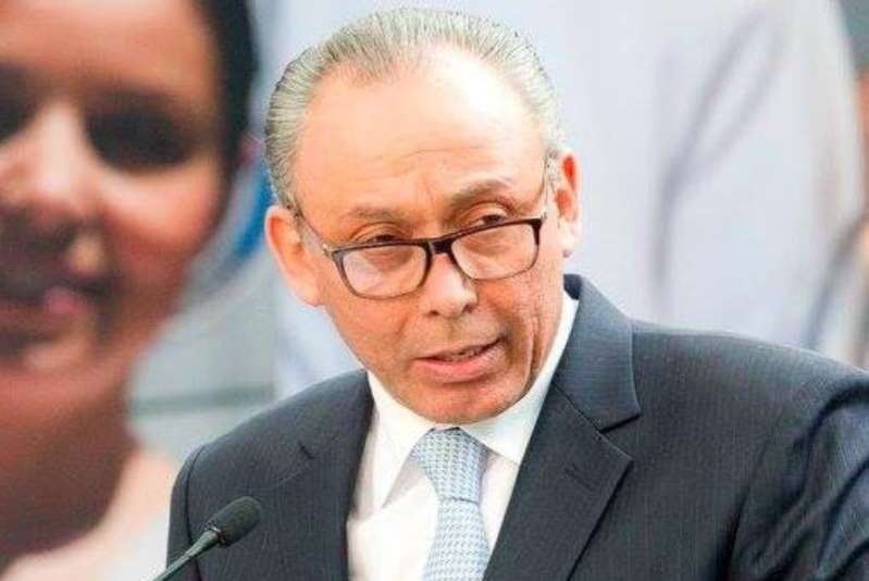 UIF bloquea cuentas bancarias de Reyes Baeza