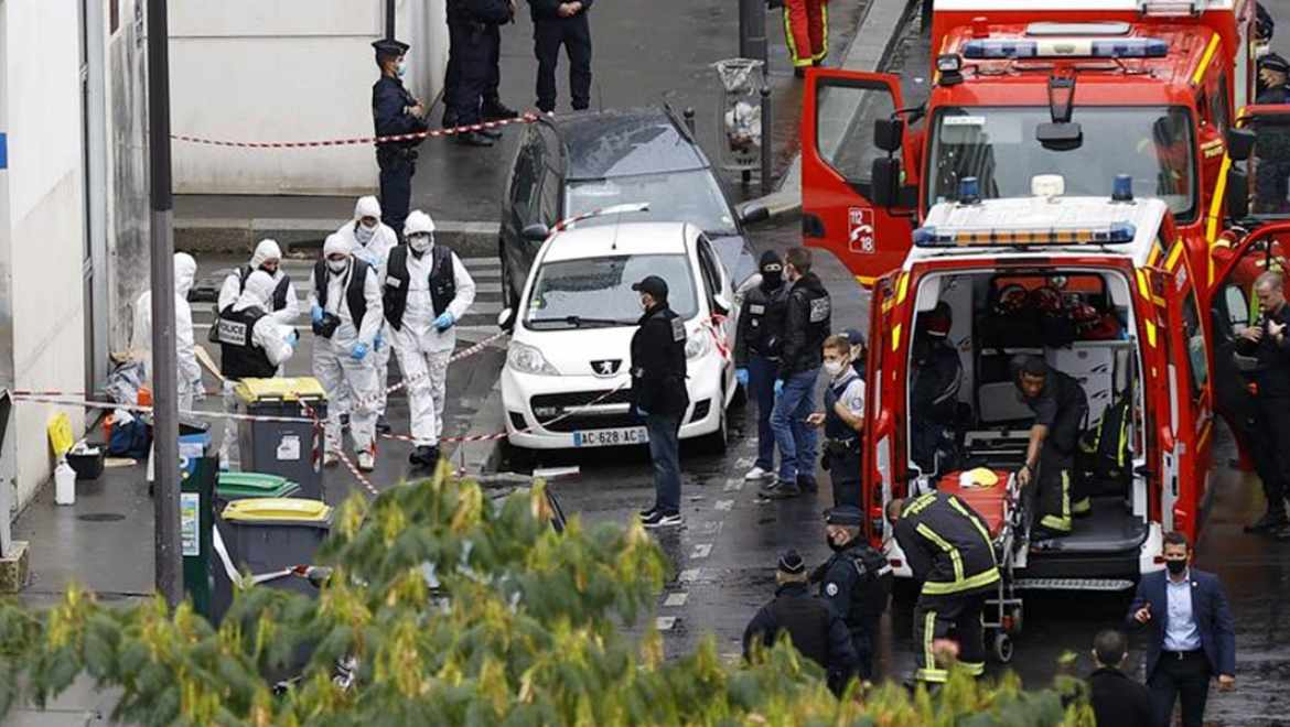 Atacan con machete a dos personas en París cerca de Charlie Hebdo
