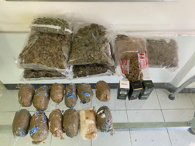 GN asegura 12 envoltorios de metanfetamina escondidos en veladoras