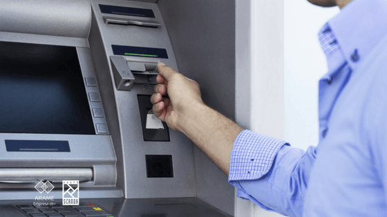 Operaciones bancarias en cajeros automáticos cayeron más del 20% durante la pandemia