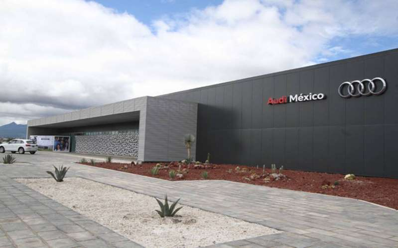 Alcalde de Morena, clausuro la planta de Audi en Puebla
