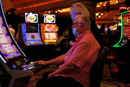 Mañana reabren boliches y casinos en la CDMX