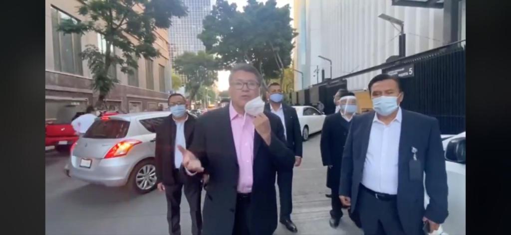 Permiten paso manifestantes  al Senado