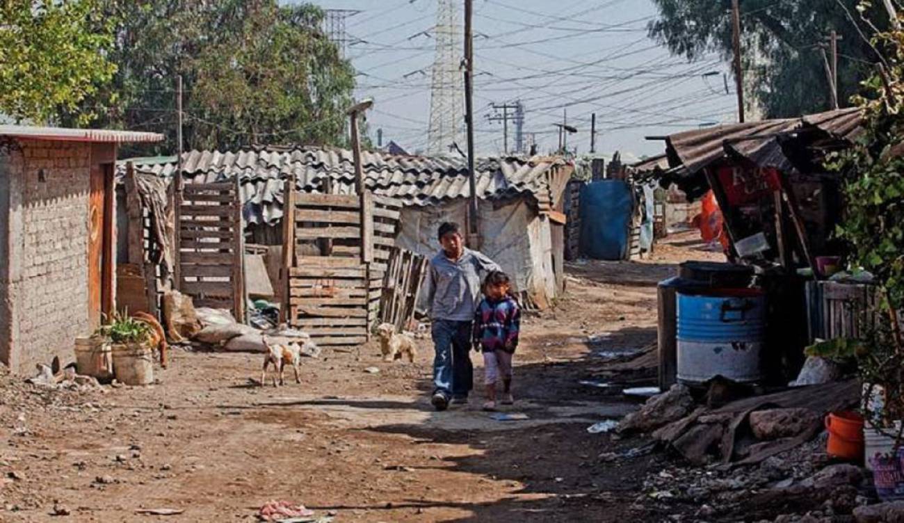 Líderes Políticos/Más pobres con la 4T