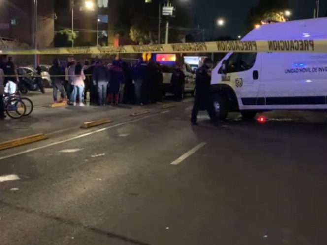 Balacera entre policías y ladrones, deja un muerto y un herido